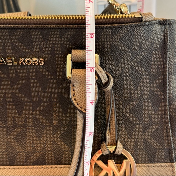 Michael kors handbag - Picture 15 of 17
